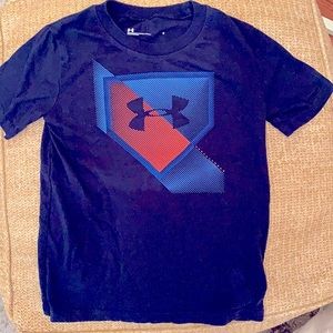 Under Armour Cotton Tee in Size 6